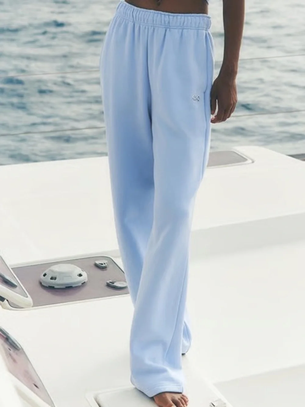 ALO Yoga Seashell straight leg sweatpants